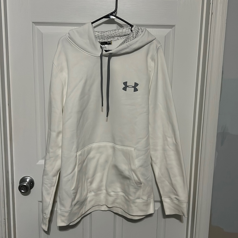 NWOT White Under Armour men’s hoodie, size L
